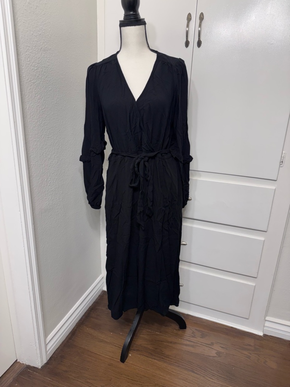 Knox Rose Black Long Sleeve Wrap-Style Midi Dress
